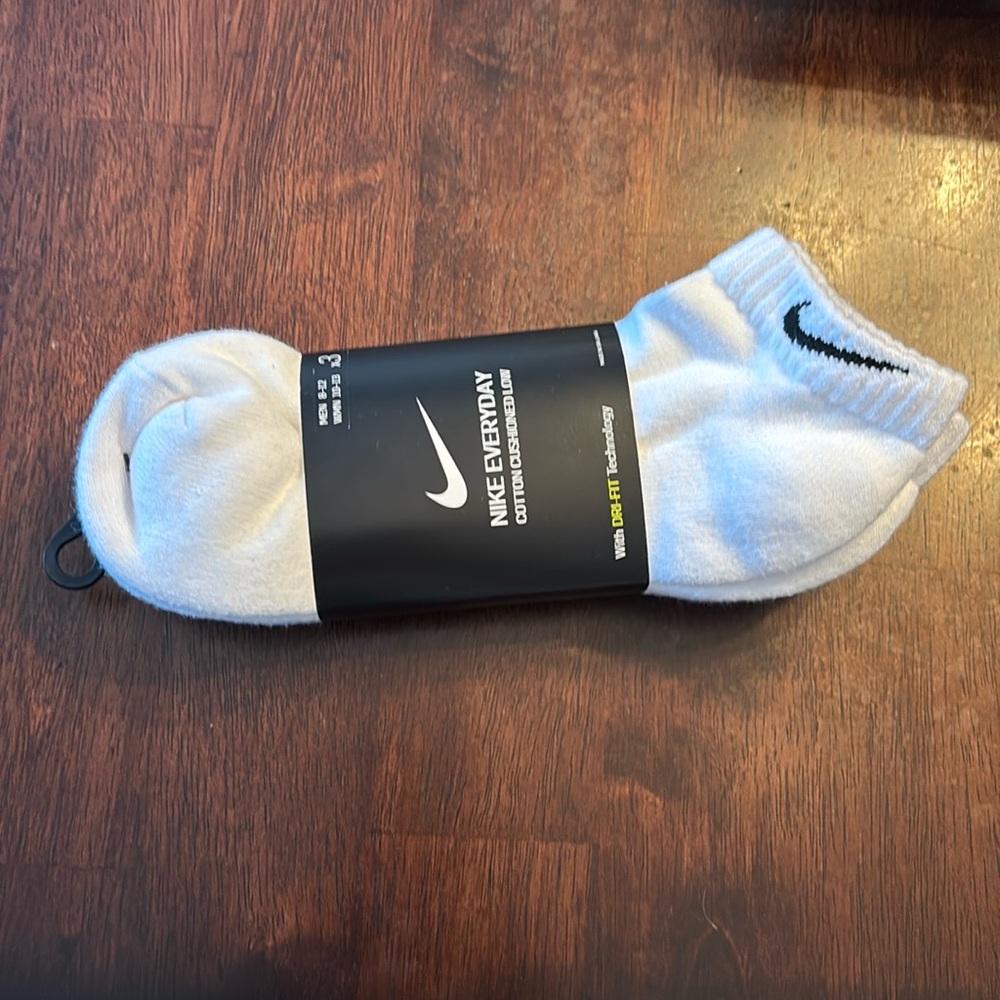 Nike low socks, brand new